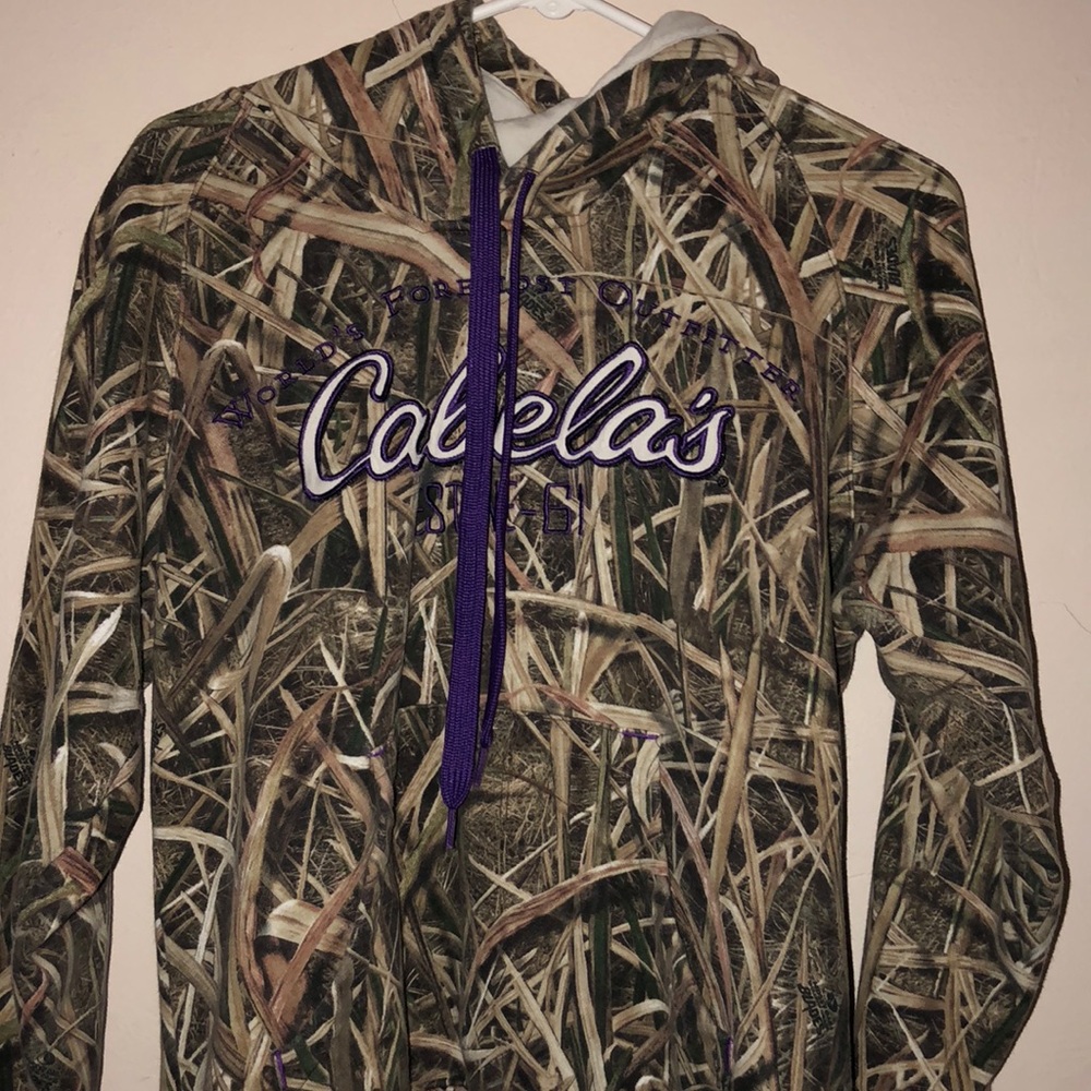 Cabelas sweatshirt